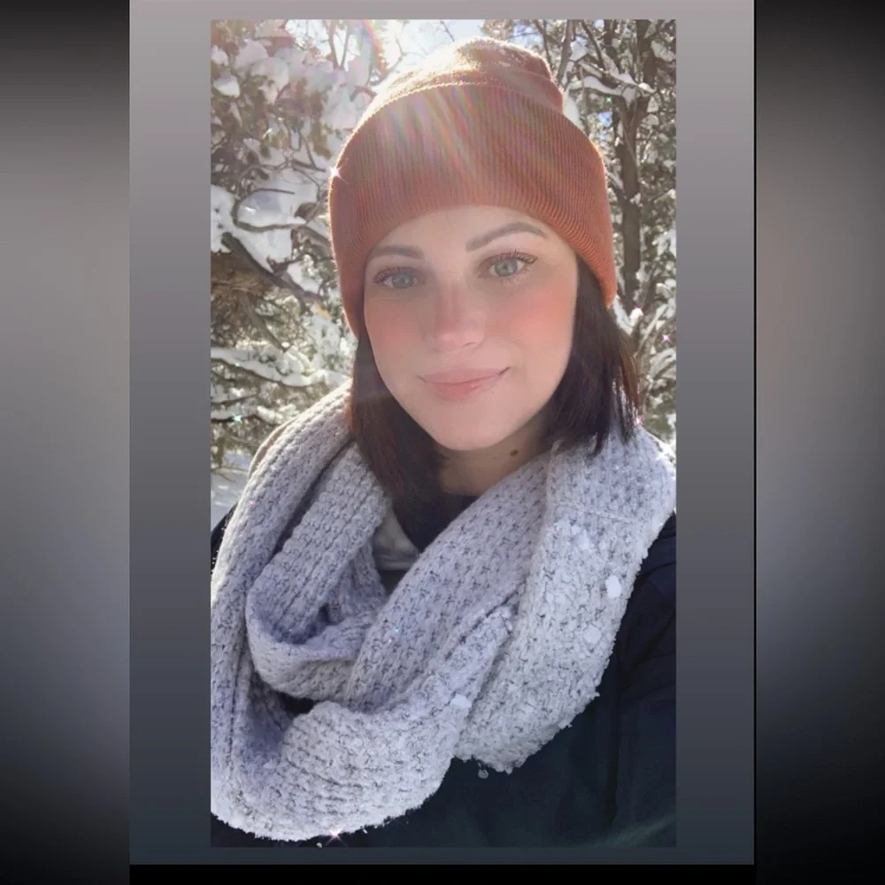 Women’s light grey, universal scarf